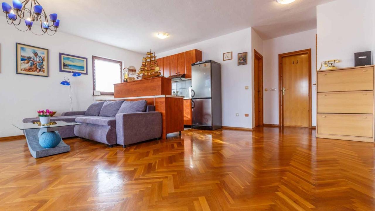 Apartman Mauro Malinska Exterior foto